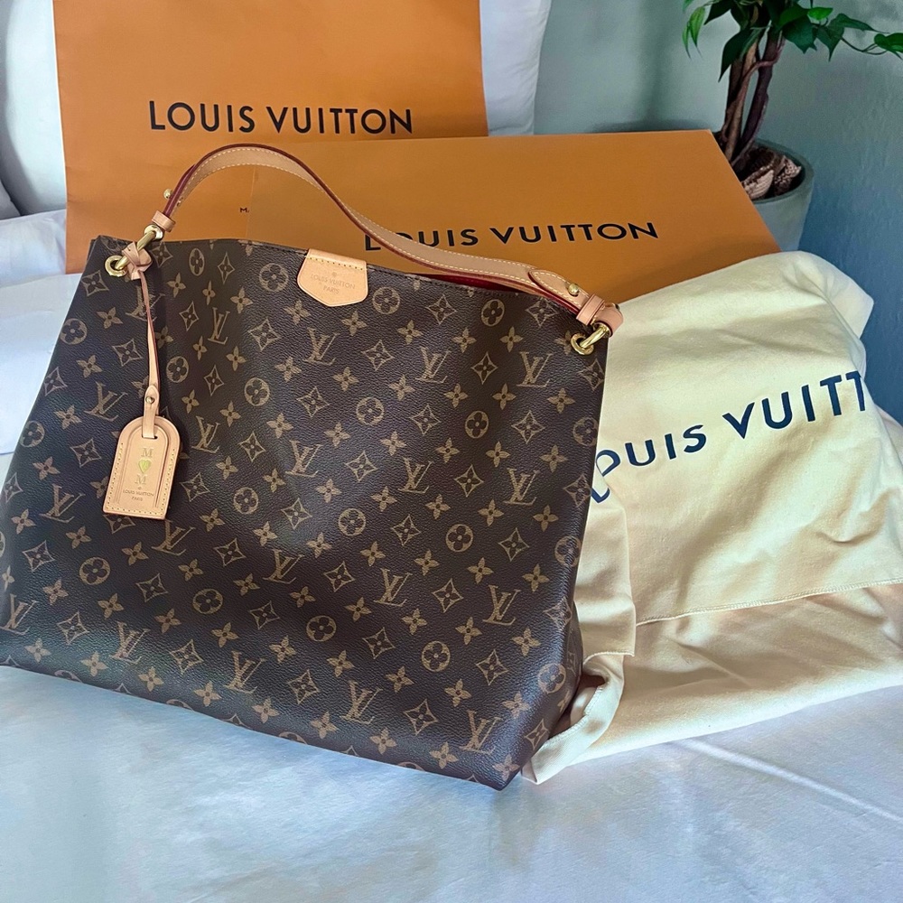 Louis Vuitton Gracefull MM (large) handbag. EUC! No flaws or damage.